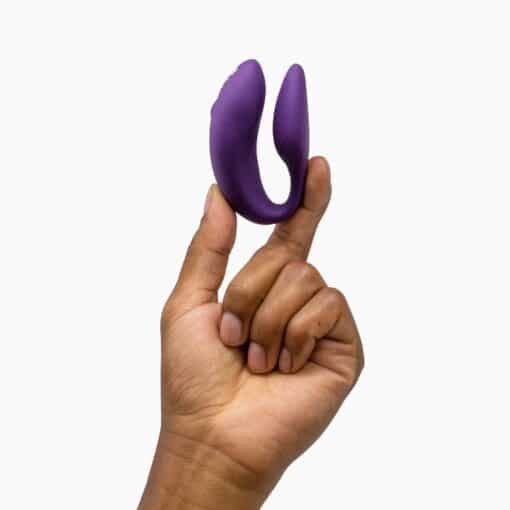 We-Vibe Chorus Rechargeable Couples Vibrator with Squeeze Control - Purple - Image 3